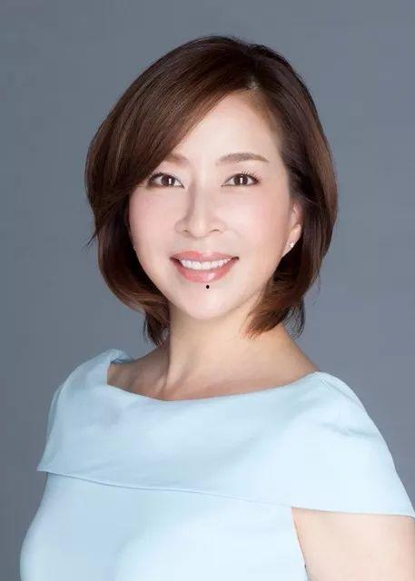 日本突击欧美熟女,欧美熟女时尚新风尚