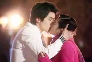 肉麻床头吻戏视频