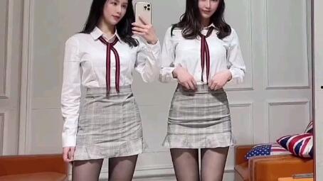 丝袜女友双胞胎,一场跨越时空的浪漫邂逅