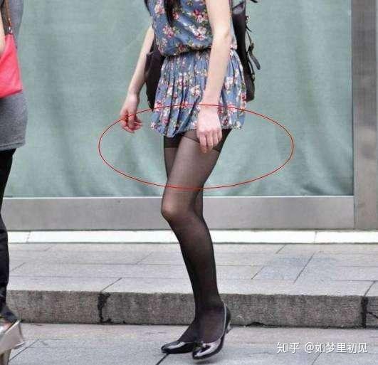 黑租露趾丝袜,黑租露趾丝袜的时尚魅力解析