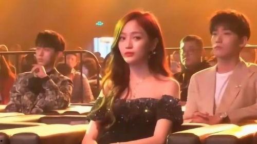 白丝袜大腿动态图片,大腿动态美态尽显