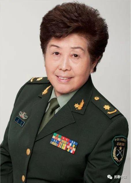 孟玲爆料刘和刚早恋视频,昔日恋情曝光引热议