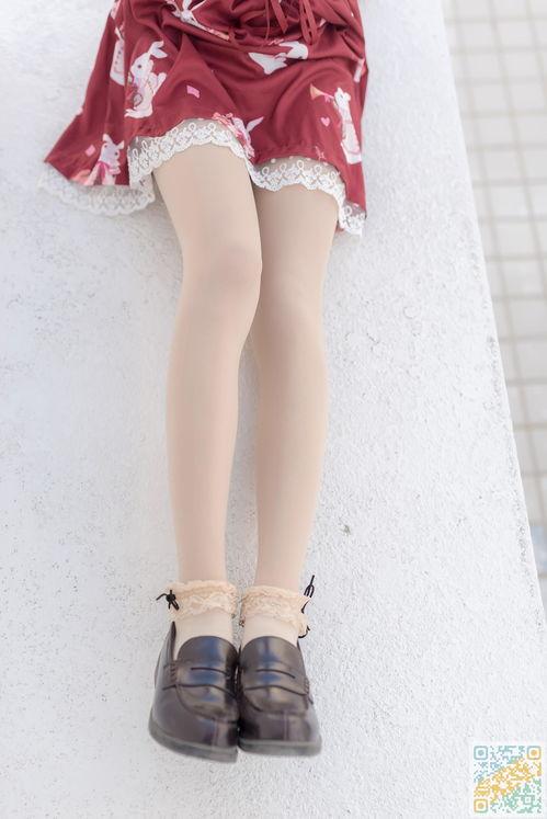 女肉色丝袜皮鞋,女性肉色诱惑的时尚演绎