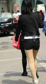 穿肉色丝袜裤美女图库