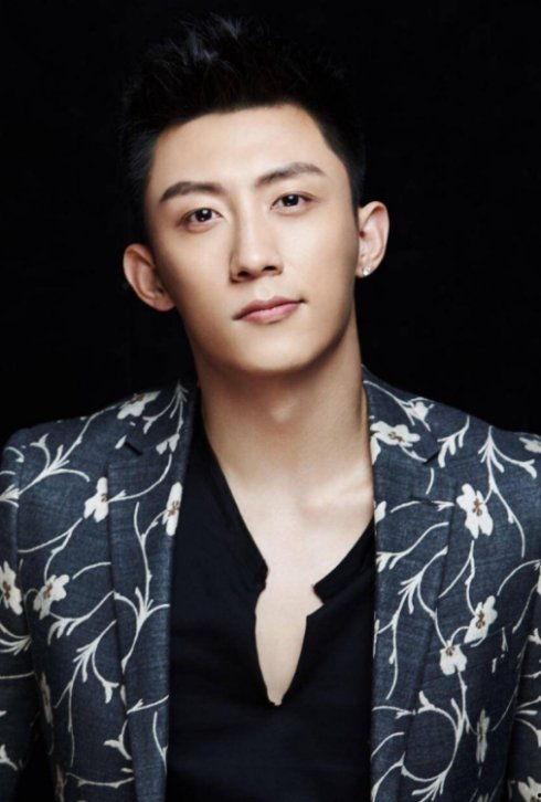 圈内人爆料黄景瑜杨紫视频,幕后真相引热议